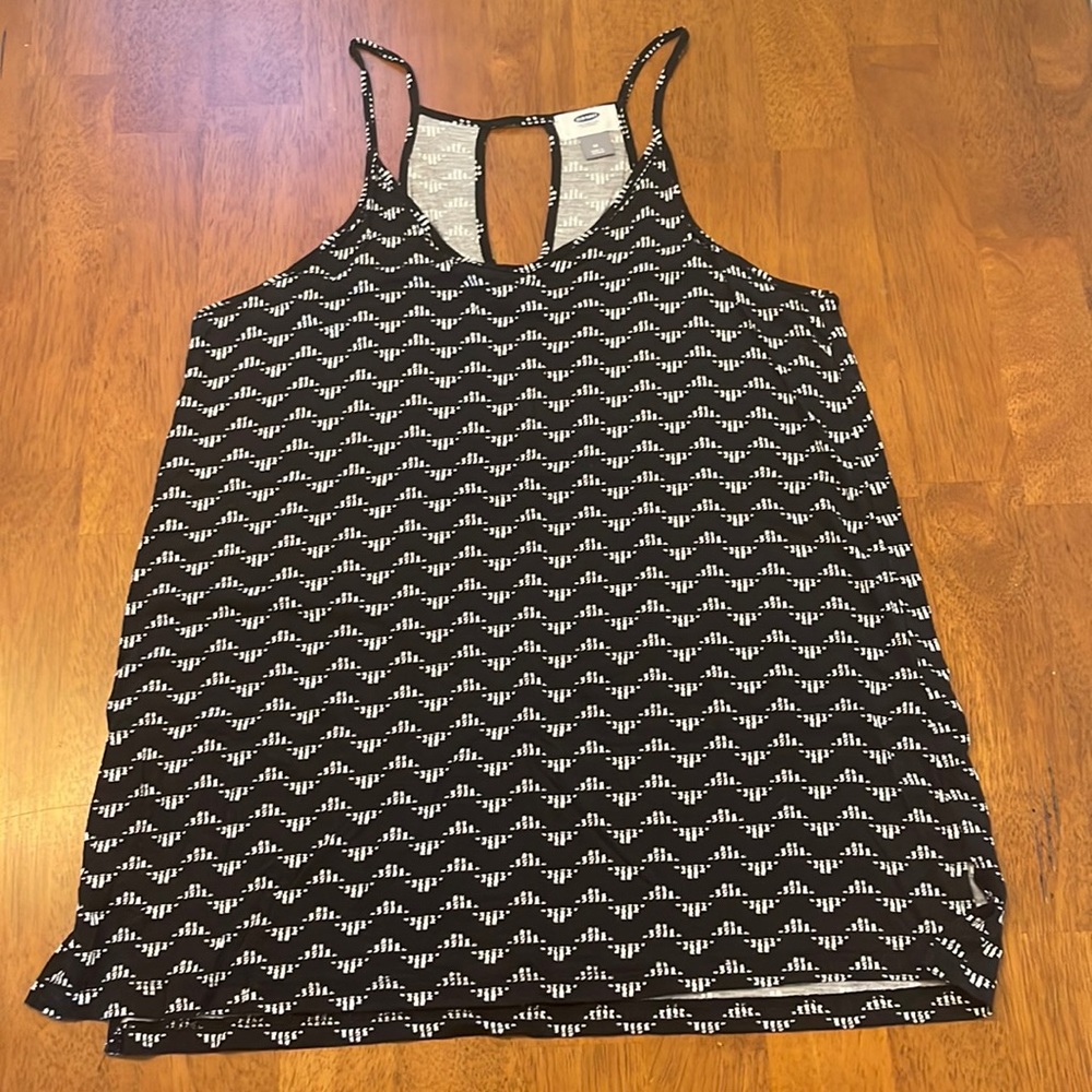 Old Navy (M) - Black & White Geometric Halter/Racerback